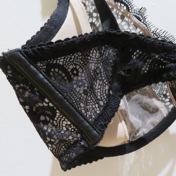 VICTORIA'S SECRET Very Sexy Bra Black Lace Faux Leather Bra Goth Feminine 32DDD - Picture 13 of 14